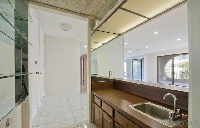 5340 Yarmouth Ave 205, Encino, CA 91316