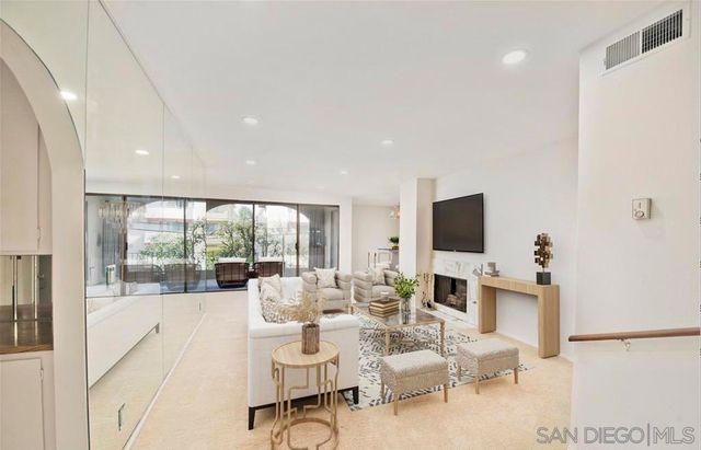 5340 Yarmouth Ave 205, Encino, CA 91316