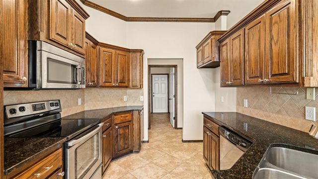 708 SW 157th Street, Oklahoma City, OK 73170