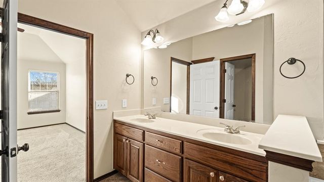 708 SW 157th Street, Oklahoma City, OK 73170