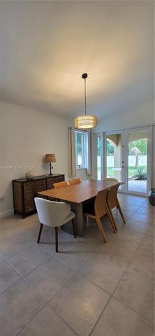 2823 Poinciana Cir, Cooper City, FL 33026