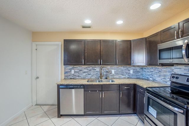 6 WESTGRILL DRIVE, Palm Coast, FL 32164