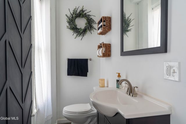 16 Fonda Avenue, Troy, NY 12180