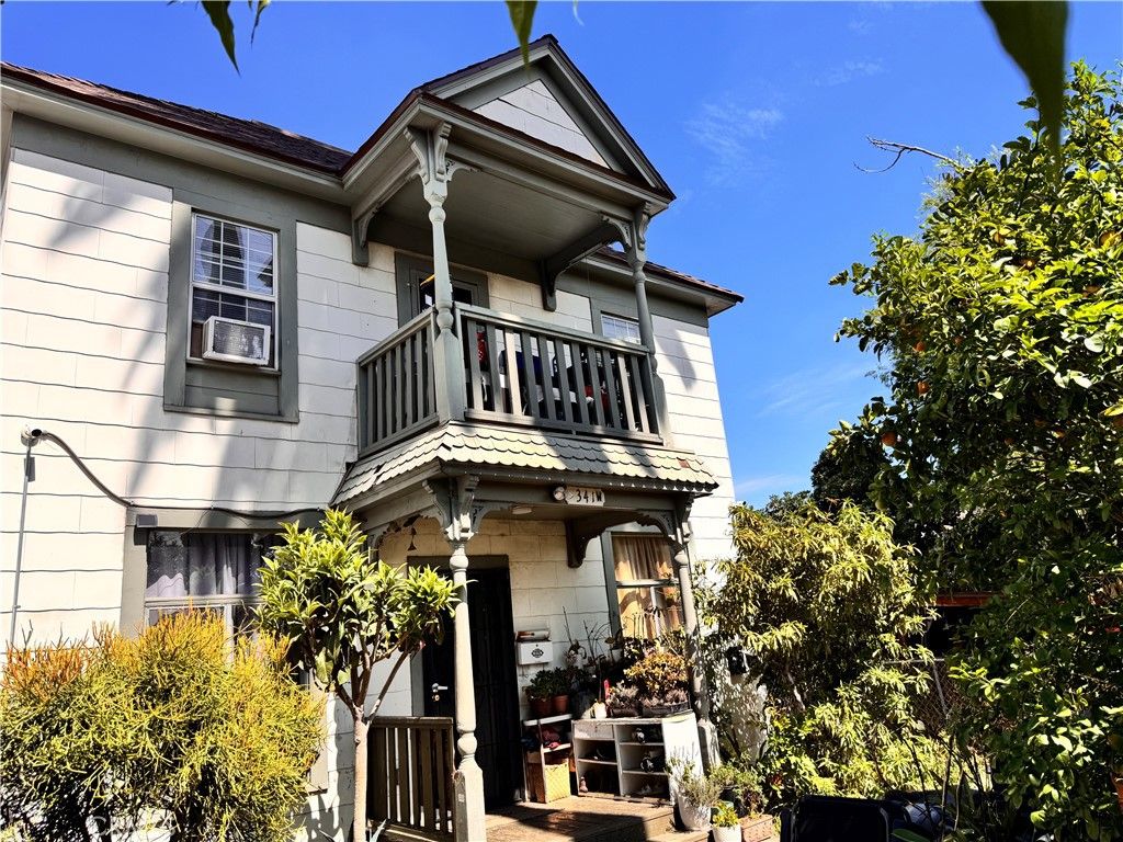 341 W Cypress, Glendale, CA 91204 — photo 2
