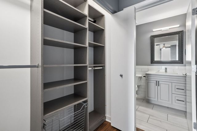 233 E 13th Street 1910, Chicago, IL 60605