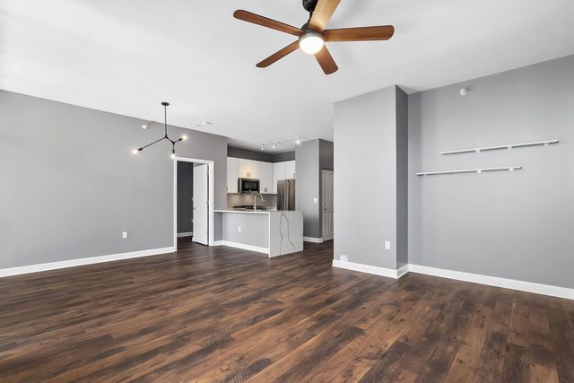 233 E 13th Street 1910, Chicago, IL 60605