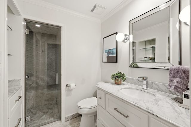 9544 Crestedge Drive, Dallas, TX 75238