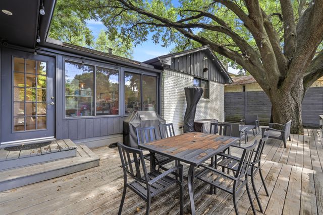 9544 Crestedge Drive, Dallas, TX 75238
