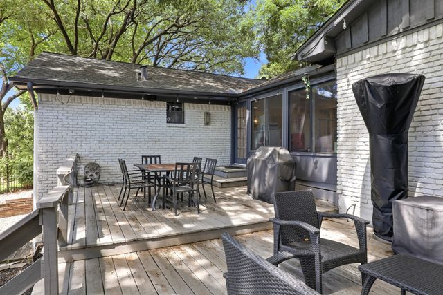 9544 Crestedge Drive, Dallas, TX 75238