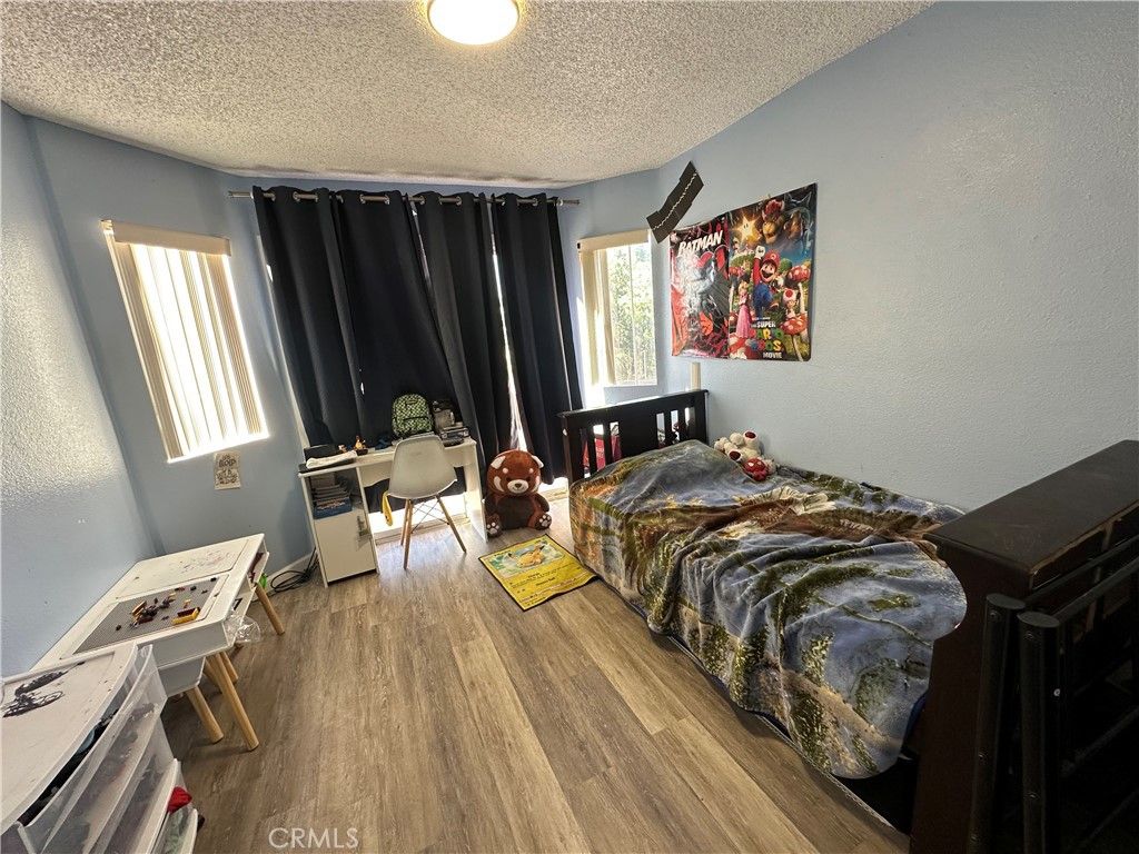 Image 12 of property listing at 5147 Moonraker, Palmdale, CA 93552