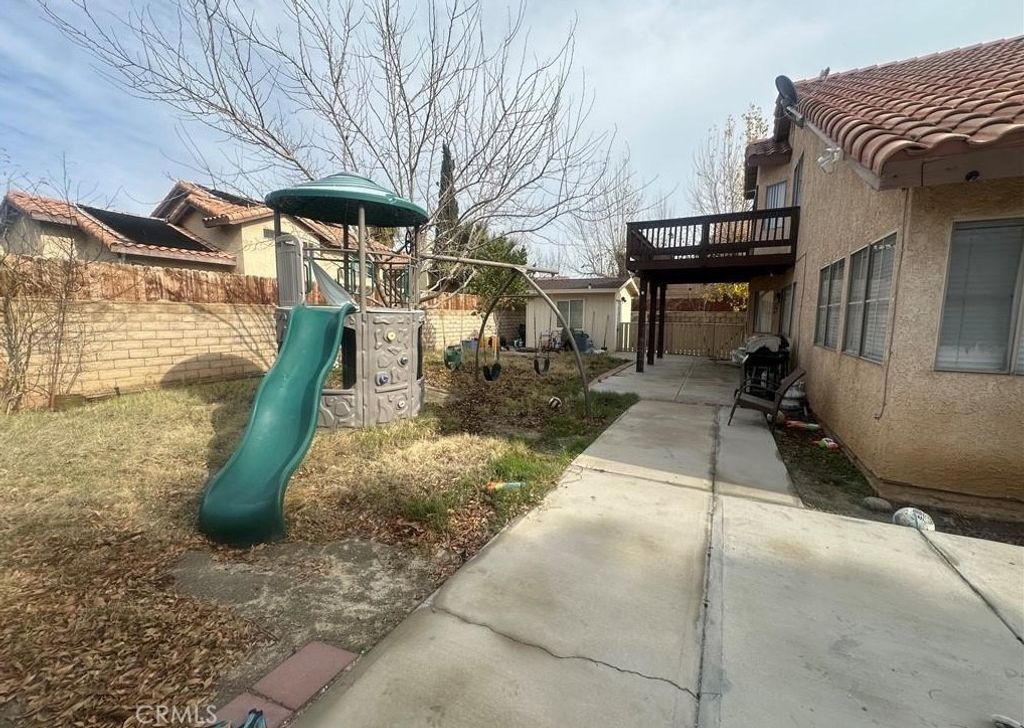 Image 17 of property listing at 5147 Moonraker, Palmdale, CA 93552