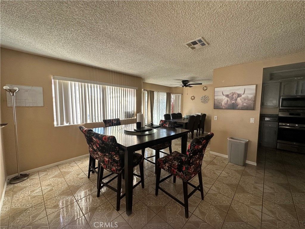 Image 3 of property listing at 5147 Moonraker, Palmdale, CA 93552