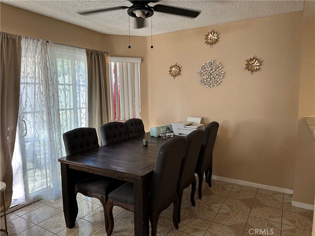 Image 5 of property listing at 5147 Moonraker, Palmdale, CA 93552