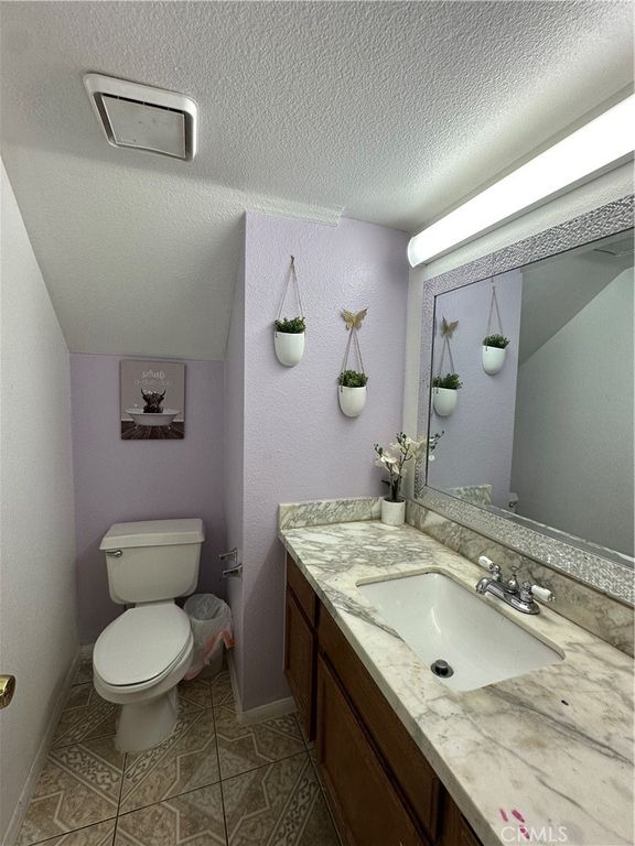Image 6 of property listing at 5147 Moonraker, Palmdale, CA 93552