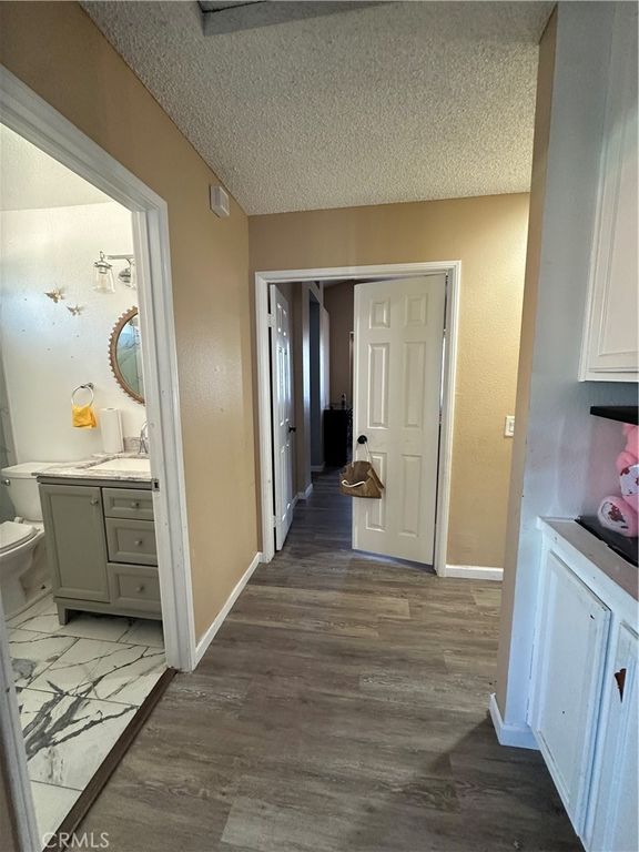 Image 8 of property listing at 5147 Moonraker, Palmdale, CA 93552