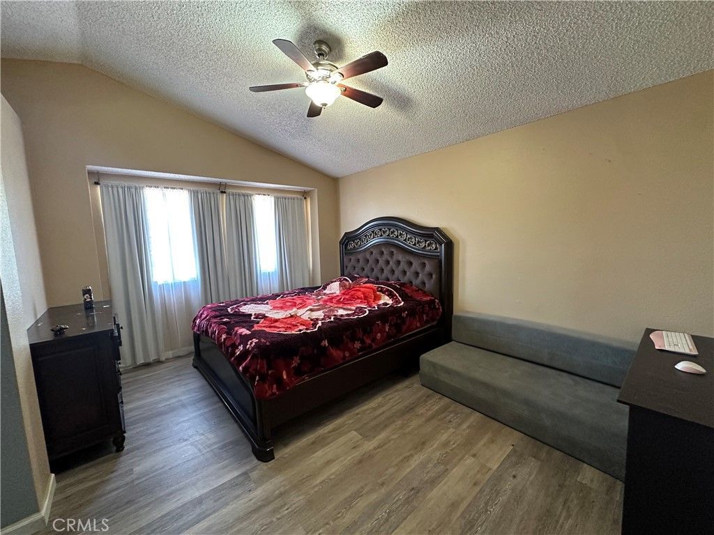 Image 9 of property listing at 5147 Moonraker, Palmdale, CA 93552