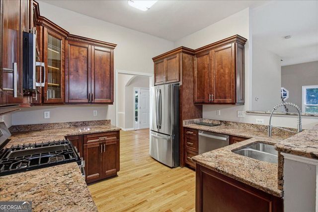 455 Summer Breeze Court, Alpharetta, GA 30005