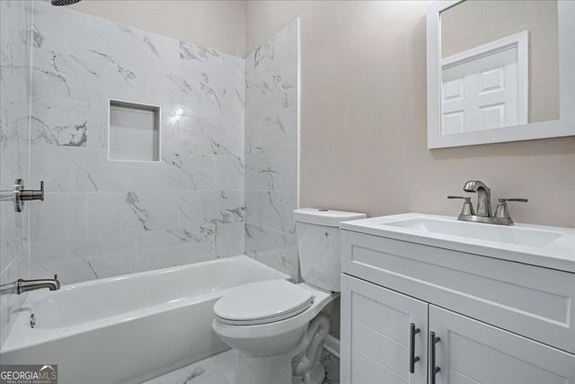 455 Summer Breeze Court, Alpharetta, GA 30005