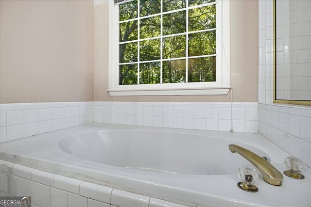 455 Summer Breeze Court, Alpharetta, GA 30005