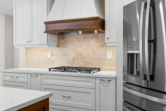 2035 HAWAII AVENUE NE, St Petersburg, FL 33703