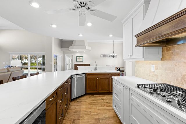 2035 HAWAII AVENUE NE, St Petersburg, FL 33703