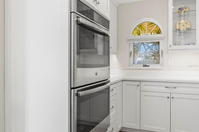 2035 HAWAII AVENUE NE, St Petersburg, FL 33703