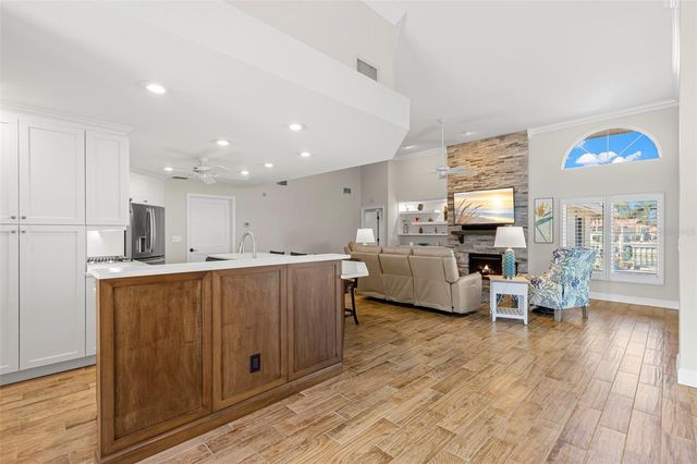 2035 HAWAII AVENUE NE, St Petersburg, FL 33703