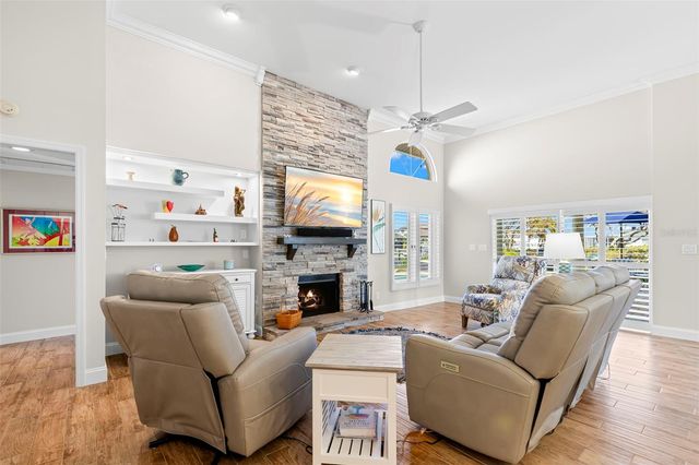 2035 HAWAII AVENUE NE, St Petersburg, FL 33703