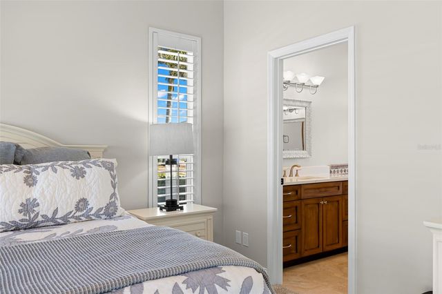 2035 HAWAII AVENUE NE, St Petersburg, FL 33703