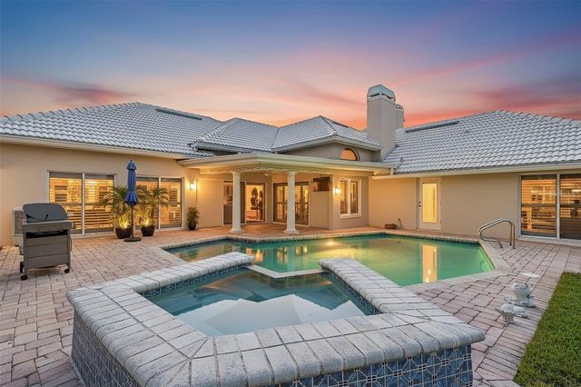 2035 HAWAII AVENUE NE, St Petersburg, FL 33703