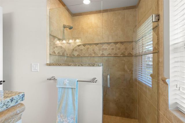 2035 HAWAII AVENUE NE, St Petersburg, FL 33703