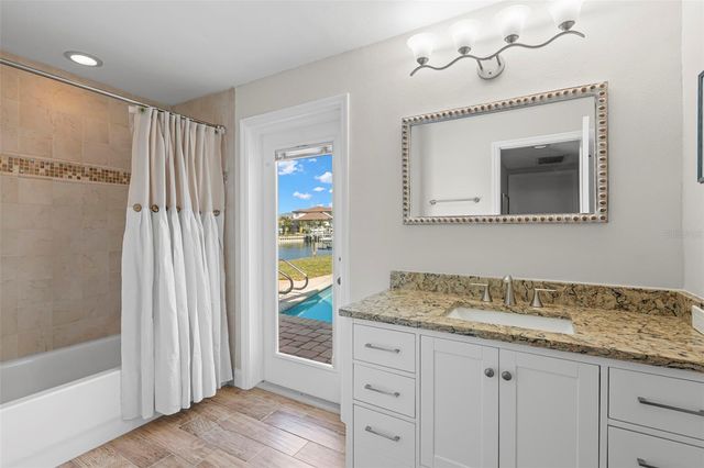 2035 HAWAII AVENUE NE, St Petersburg, FL 33703