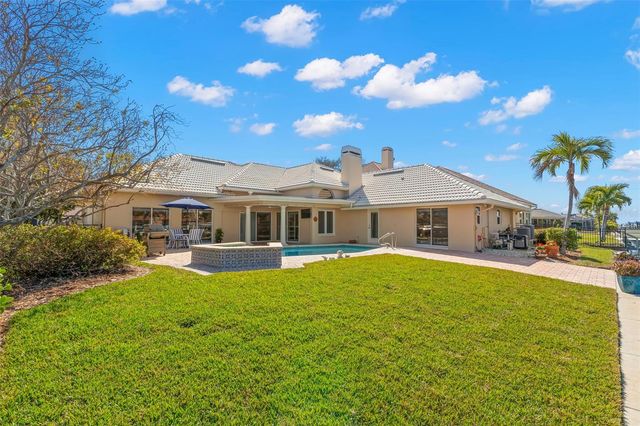 2035 HAWAII AVENUE NE, St Petersburg, FL 33703