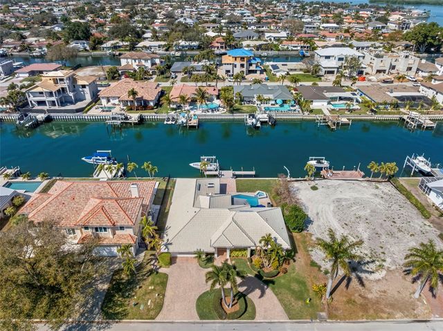 2035 HAWAII AVENUE NE, St Petersburg, FL 33703