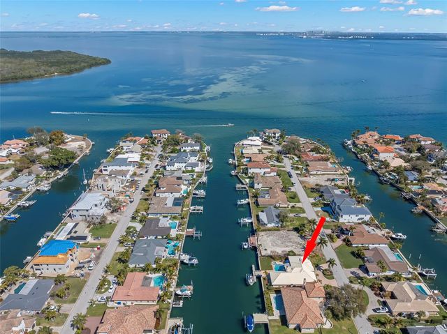 2035 HAWAII AVENUE NE, St Petersburg, FL 33703