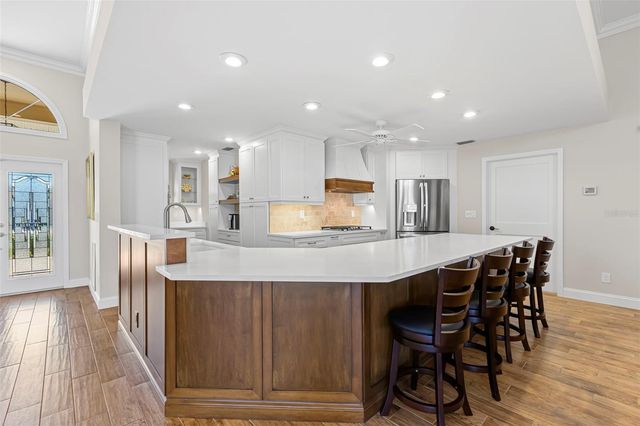 2035 HAWAII AVENUE NE, St Petersburg, FL 33703