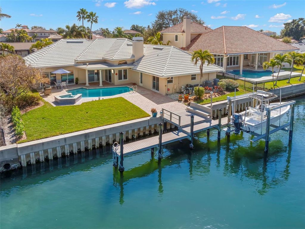 2035 HAWAII AVENUE NE, St Petersburg, FL 33703