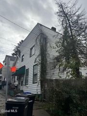 21 Lincoln Avenue, Troy, NY 12180