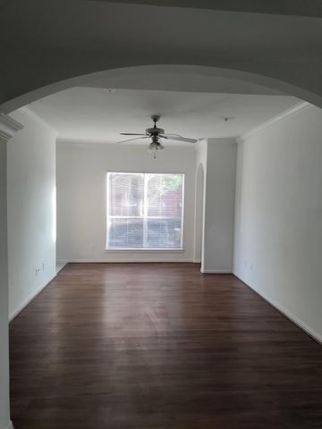 6289 Wilcrest Drive 7100, Houston, TX 77072