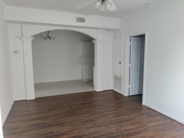 6289 Wilcrest Drive 7100, Houston, TX 77072