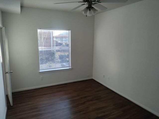 6289 Wilcrest Drive 7100, Houston, TX 77072