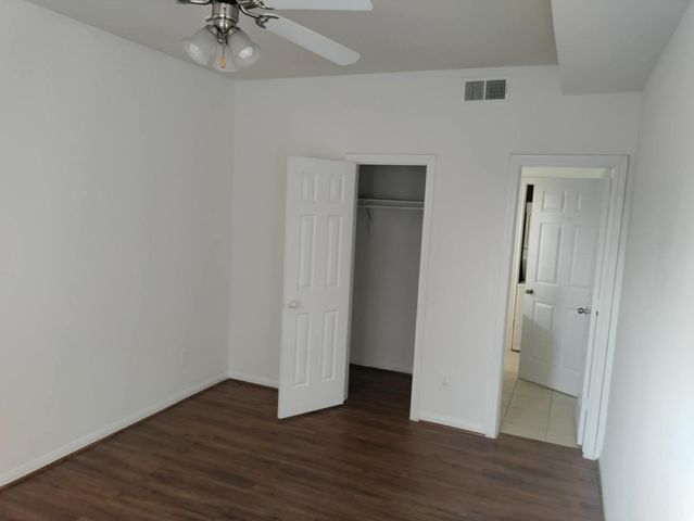 6289 Wilcrest Drive 7100, Houston, TX 77072