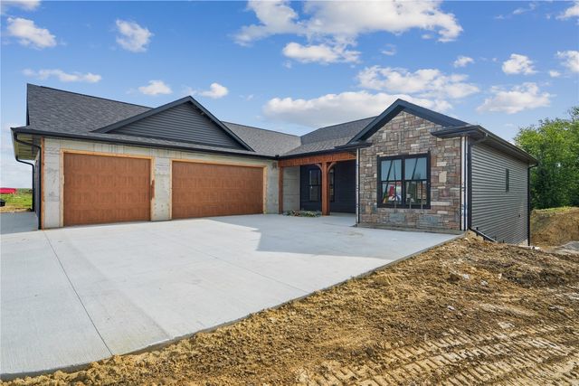 120 Howard Ave, Swisher, IA 52338