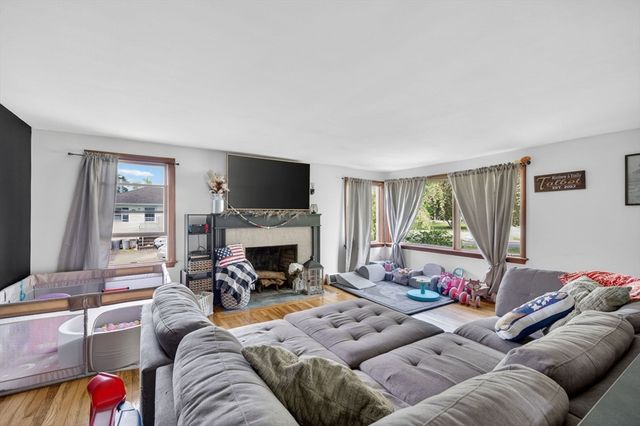 846 Middle St, Dighton, MA 02764