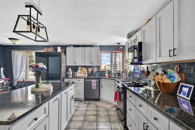 846 Middle St, Dighton, MA 02764