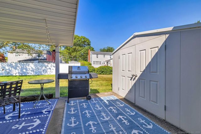 33 Fenwood Road, Old Saybrook, CT 06475