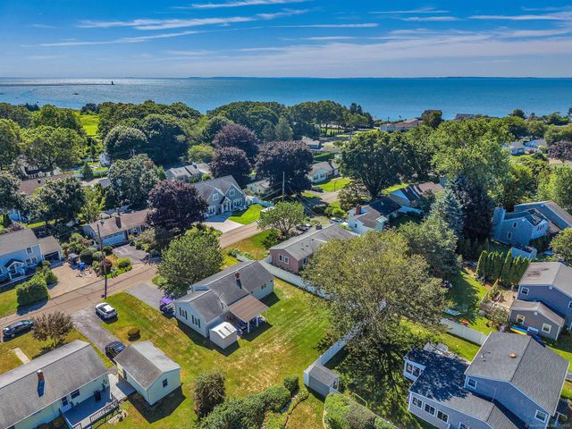 33 Fenwood Road, Old Saybrook, CT 06475