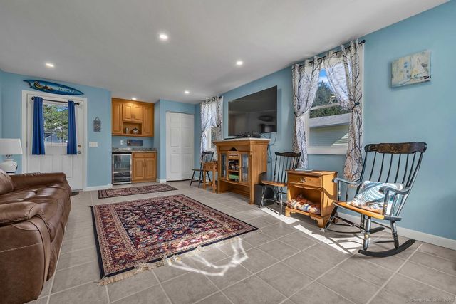 33 Fenwood Road, Old Saybrook, CT 06475