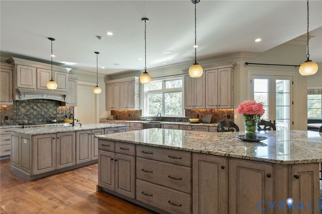 785 Oak Spring Ln, Goochland, VA 23103