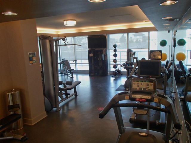 300 BOWIE ST 2704, Austin, TX 78703